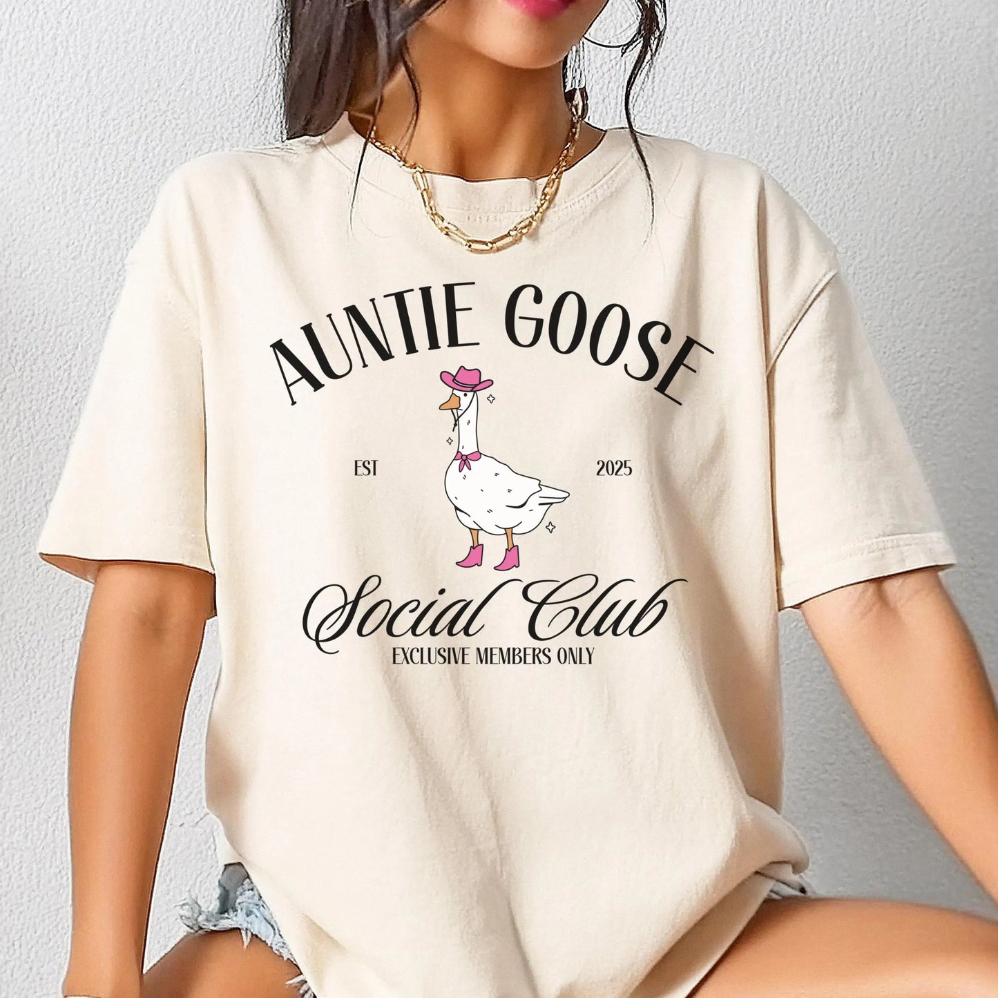 Auntie Shirt, Aunt Shirt, Aunt Gift, Cowgirl Western Auntie Goose on the Loose Shirt, Cool Aunts Club, Pregnancy Announcement, Gift for Aunt