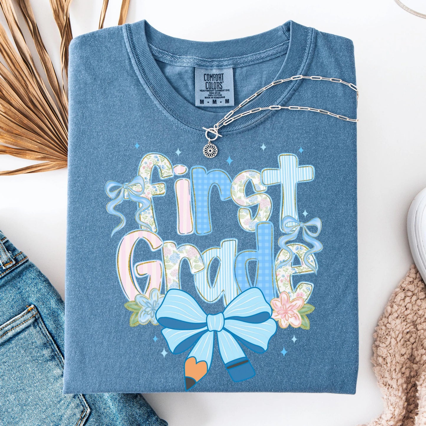 Comfort Colors Lehrer-Shirt, Lehrer-Shirt für die erste Klasse, Lehrer-Shirt 1. Klasse, T-Shirt für Lehrer 1. Klasse, Einschulungs-Shirt, Lehrer-T-Shirt