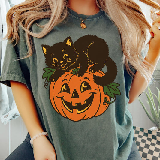 Vintage Black Cat & Pumpkin Comfort Colors Tee