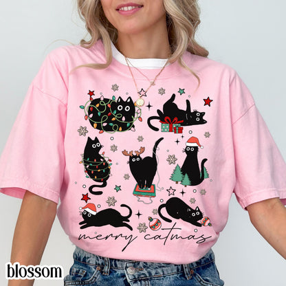 Funny "It's Fine" Christmas Cat Comfort Colors Tee