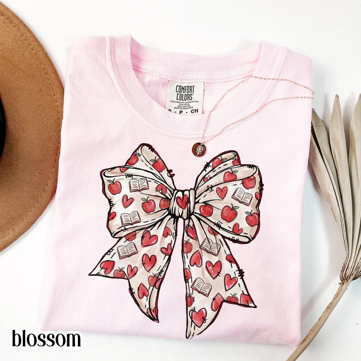 Teacher Valentines Day Comfort Colors Shirt First Grade Teacher T-Shirt Cute Coquette Bow Pink Vday Kindergarten Teach Tee For School Tshirt