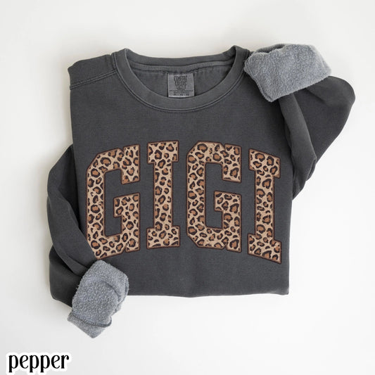 Comfort Colors Leopard Gigi Sweatshirt Mothers Day Grandma Sweater Retro Nana Gift For Gigi Crewneck Mom Feral Cheetah Print Animal Pullover