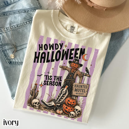 Western Halloween Comfort Colors® Shirt Howdy Country Tshirt Pumpkin Scarecrow Spooky Season Tee Tis The Season Outfit Cute Fall T-Shirt