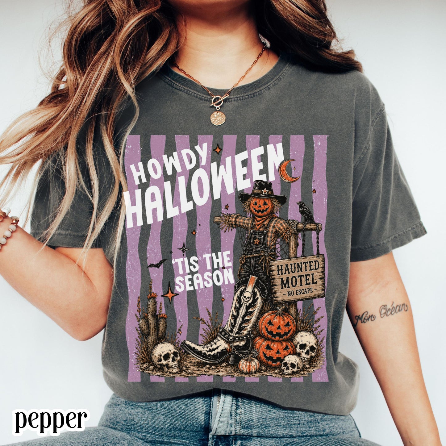 Western Halloween Comfort Colors® Shirt Howdy Country Tshirt Pumpkin Scarecrow Spooky Season Tee Tis The Season Outfit Cute Fall T-Shirt