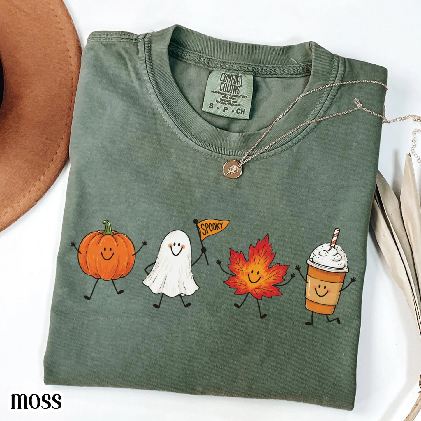 T-Shirt Fall Doodle Comfort Colors® T-shirt Ambiance Automnale Douillette Saison effrayante Halloween T-shirt Summerween Citrouille Fantôme Feuille d'érable Latte