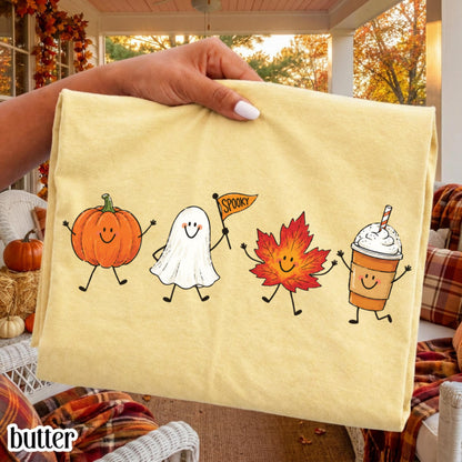 T-Shirt Fall Doodle Comfort Colors® T-shirt Ambiance Automnale Douillette Saison effrayante Halloween T-shirt Summerween Citrouille Fantôme Feuille d'érable Latte