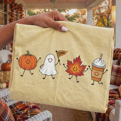 T-Shirt Fall Doodle Comfort Colors® T-shirt Ambiance Automnale Douillette Saison effrayante Halloween T-shirt Summerween Citrouille Fantôme Feuille d'érable Latte